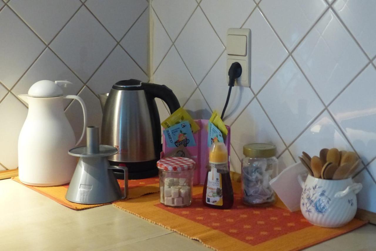 Slaaphuisje Het Vliegend Varken 亨克 外观 照片
